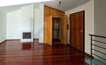 Apartamento T3 para Venda em São Felix da Marinha