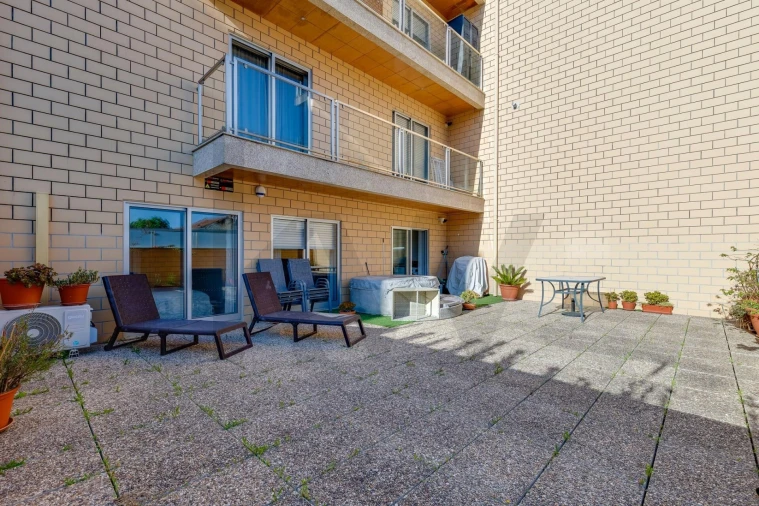 Apartamento T2 para Venda em Ramalde Foto 2
