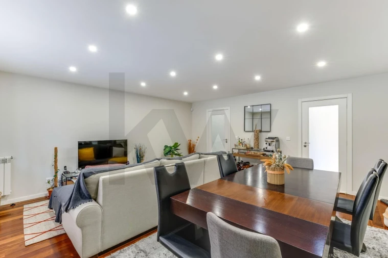 Apartamento T2 para Venda em Ramalde Foto 7