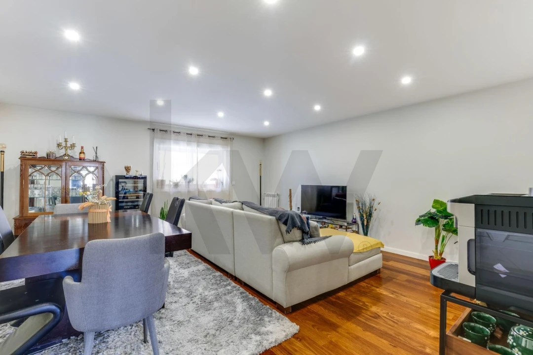 Apartamento T2 para Venda em Ramalde Foto 6
