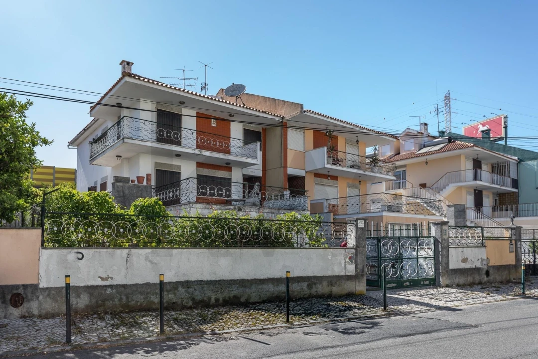 Moradia T5 para Venda em Loures Foto 1