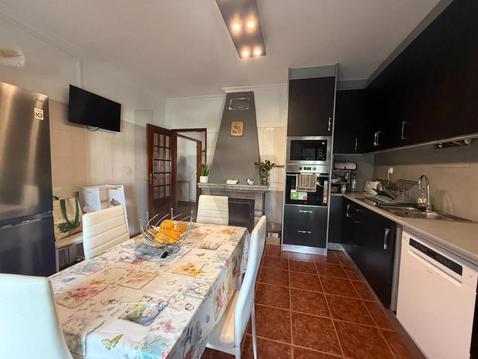 Apartamento T3 para Venda em Avelãs de Ambom e Rocamondo Foto 3