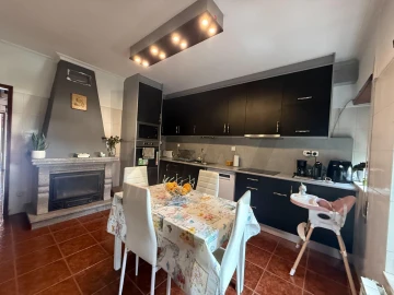 Apartamento T3 para Venda em Avelãs de Ambom e Rocamondo