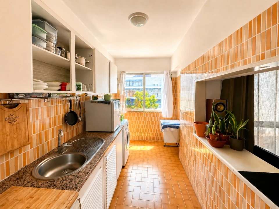 Apartamento T1 para Venda em Laranjeiro e Feijó Foto 5