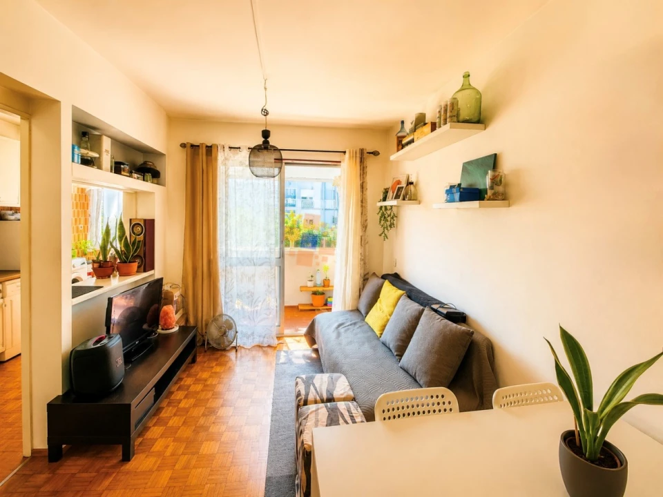 Apartamento T1 para Venda em Laranjeiro e Feijó Foto 2
