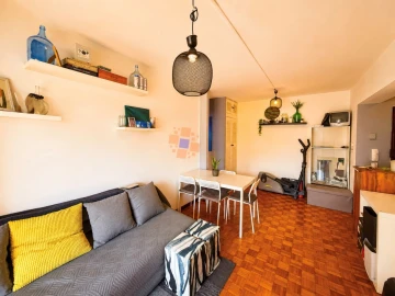 Apartamento T1 para Venda em Laranjeiro e Feijó