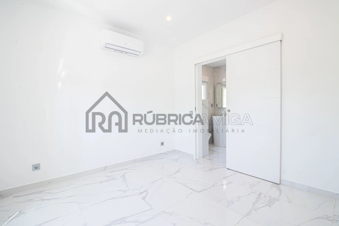 Moradia T2 para Venda em Loule (São Clemente) Foto 8