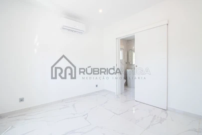 Moradia T2 para Venda em Loule (São Clemente)