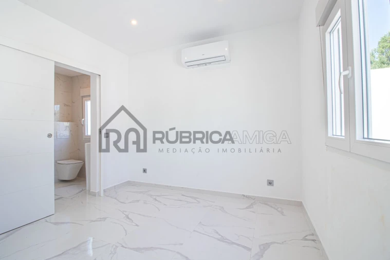 Moradia T2 para Venda em Loule (São Clemente) Foto 11