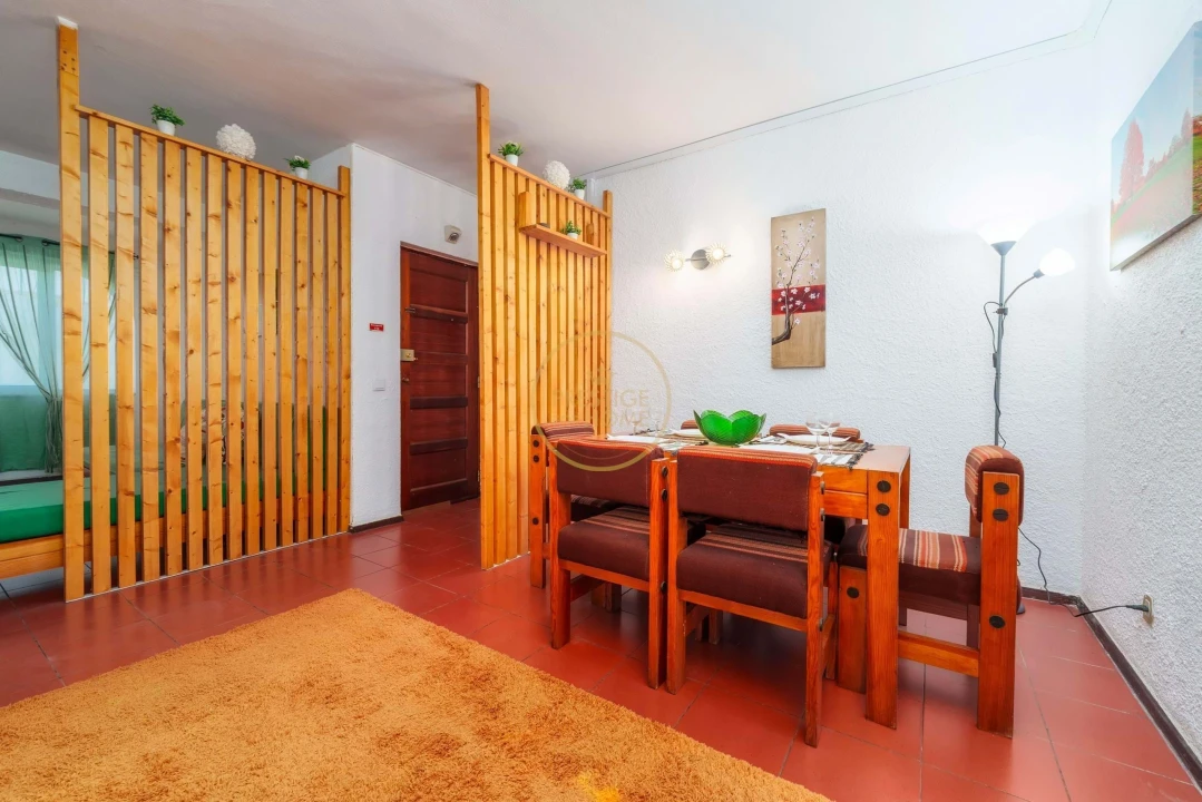 Apartamento T1 para Venda em Quarteira Foto 8