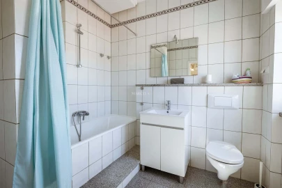 Negócio para Venda em Lagos (São Sebastião e Santa Maria)