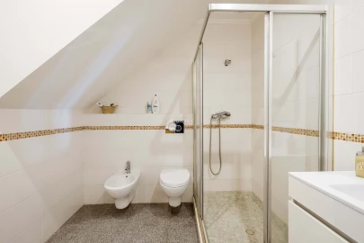 Negócio para Venda em Lagos (São Sebastião e Santa Maria)