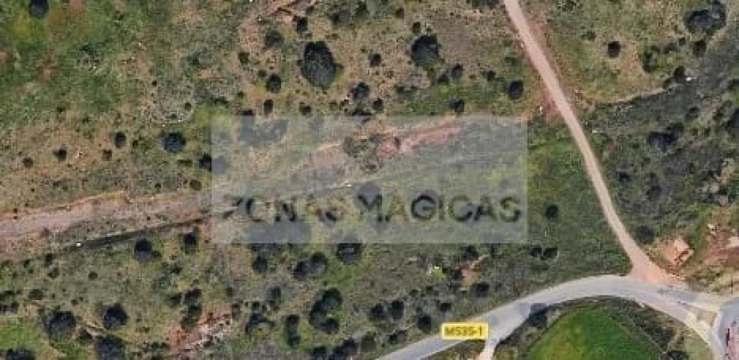 Terreno para Venda em Lagos (São Sebastião e Santa Maria) Foto 1