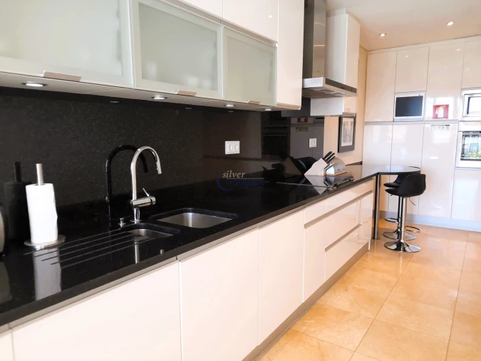 Apartamento T2 para Venda em Quarteira Foto 6