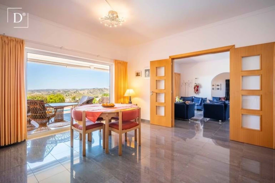 Moradia T4 para Venda em Conceição e Cabanas de Tavira Foto 3