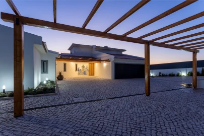 Moradia T6 para Venda em Colares