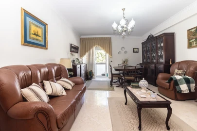 Apartamento T3 para Venda em Baixa da Banheira e Vale da Amoreira