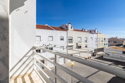 Apartamento T3 para Venda em Baixa da Banheira e Vale da Amoreira