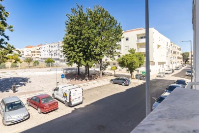 Apartamento T3 para Venda em Baixa da Banheira e Vale da Amoreira