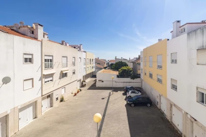 Apartamento T3 para Venda em Baixa da Banheira e Vale da Amoreira