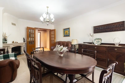 Apartamento T3 para Venda em Baixa da Banheira e Vale da Amoreira