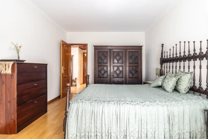 Apartamento T3 para Venda em Baixa da Banheira e Vale da Amoreira
