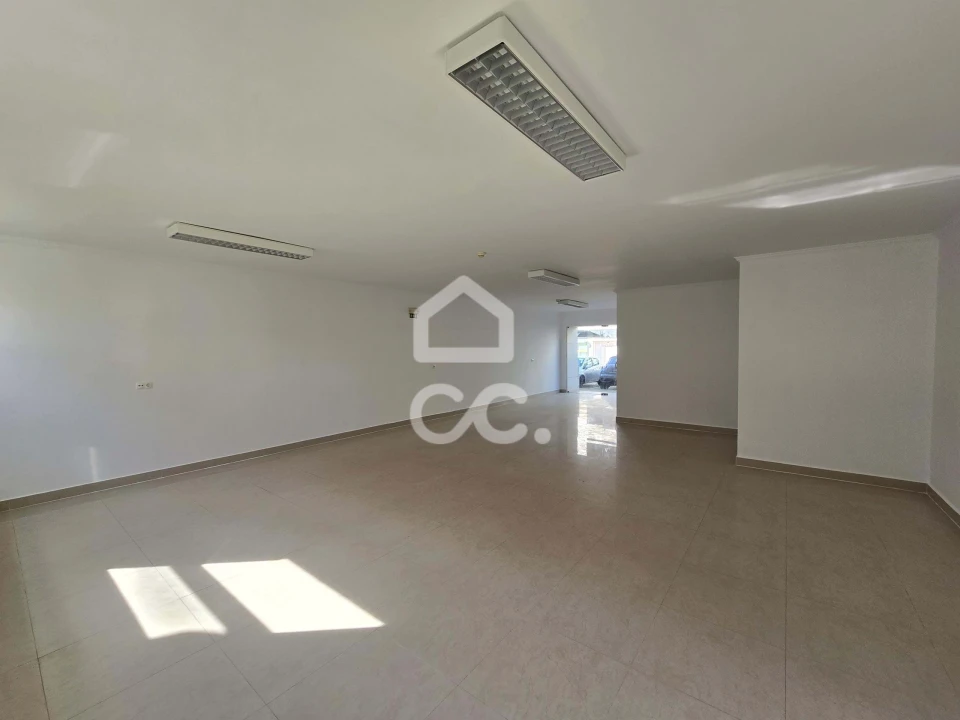 Negócio para Arrendamento em Santa Iria de Azoia, São João da Talha e Bobadela Foto 4