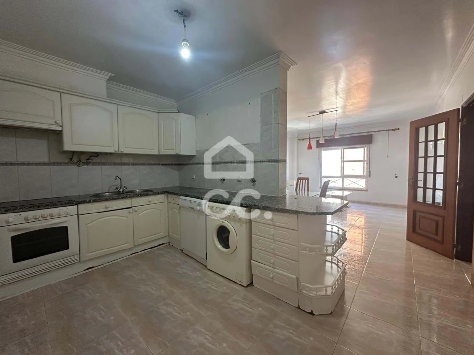 Apartamento T2 para Venda em Algueirão-Mem Martins Foto 1