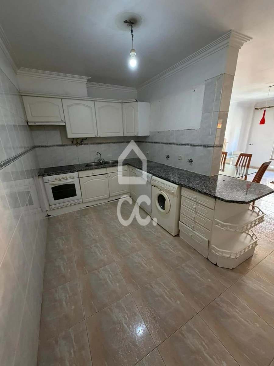 Apartamento T2 para Venda em Algueirão-Mem Martins Foto 2