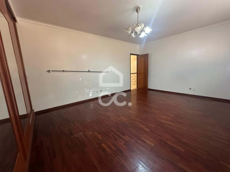 Apartamento T2 para Venda em Algueirão-Mem Martins Foto 17