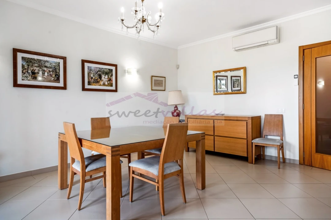 Moradia T4 para Venda em Albufeira e Olhos de Água Foto 13