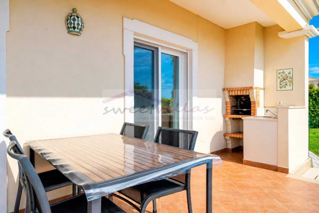 Moradia T4 para Venda em Albufeira e Olhos de Água Foto 14