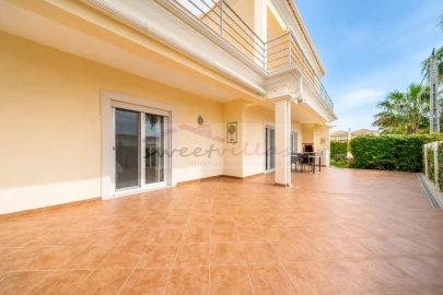 Moradia T4 para Venda em Albufeira e Olhos de Água