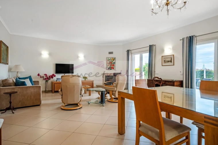 Moradia T4 para Venda em Albufeira e Olhos de Água Foto 8