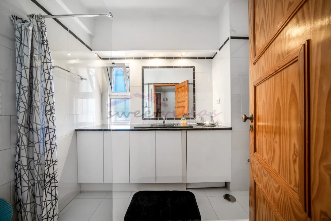 Apartamento T1 para Venda em Quarteira Foto 2