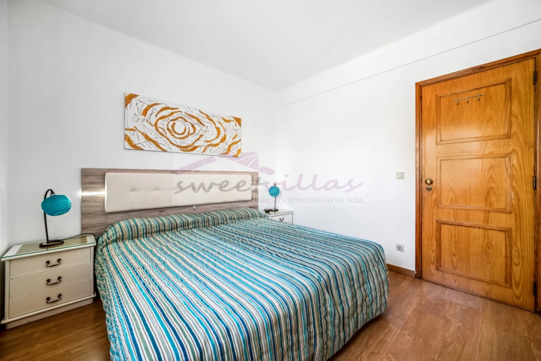 Apartamento T1 para Venda em Quarteira Foto 3