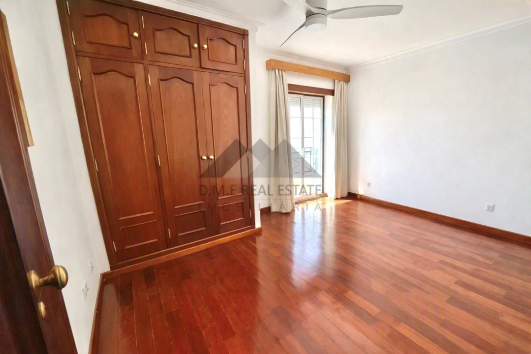 Apartamento T2 para Venda em Vila Real de Santo Antonio Foto 4
