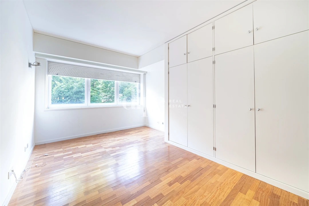 Apartamento T3 para Arrendamento em Creixomil Foto 9