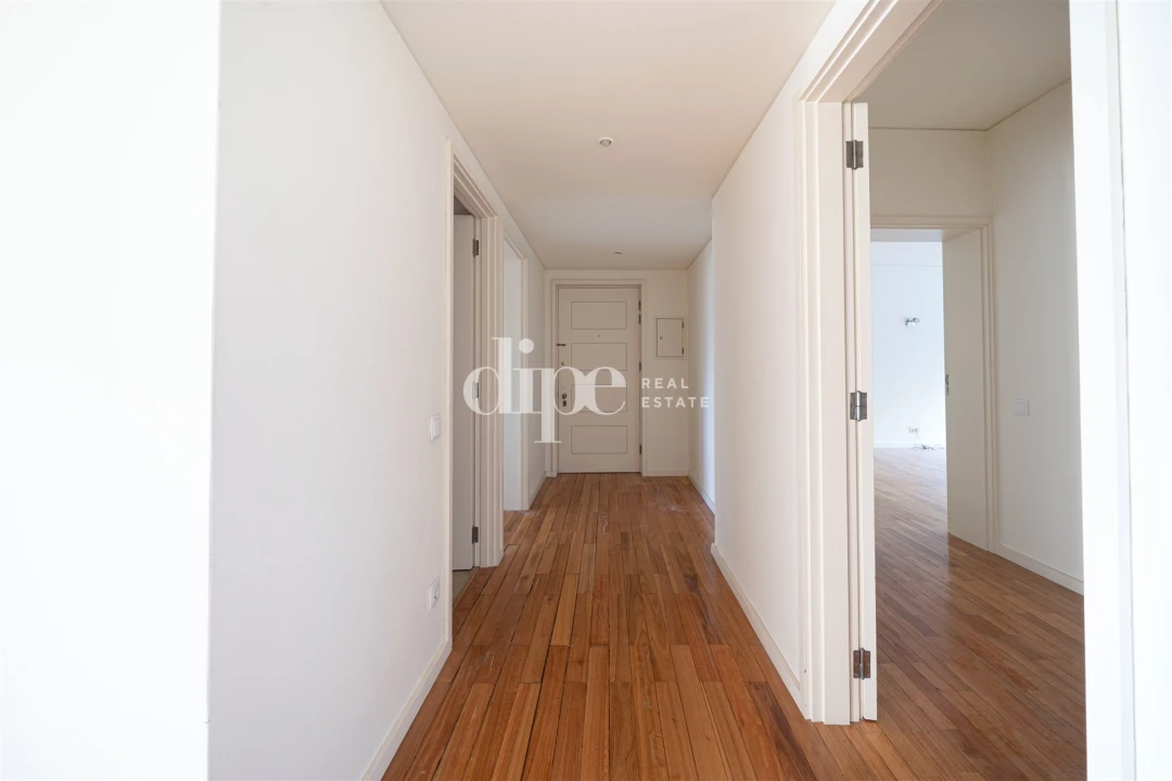 Apartamento T3 para Arrendamento em Creixomil Foto 12