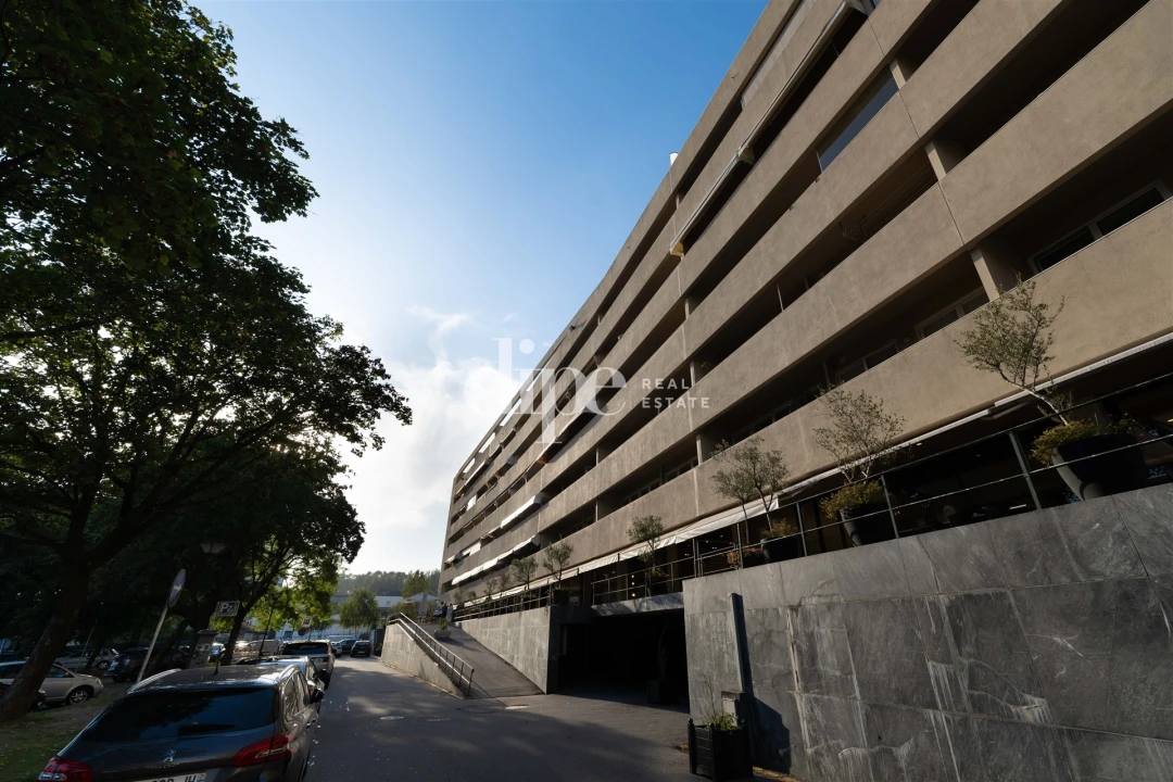 Apartamento T3 para Arrendamento em Creixomil Foto 14