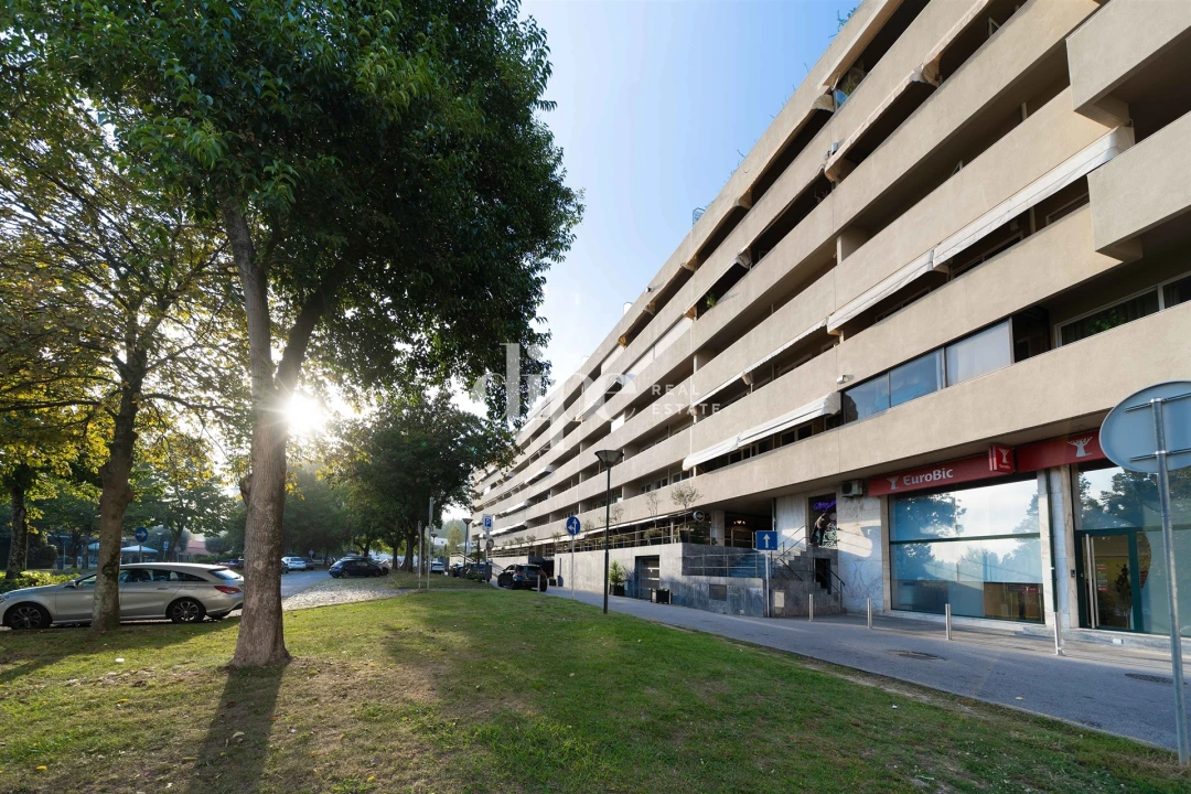 Apartamento T3 para Arrendamento em Creixomil Foto 18