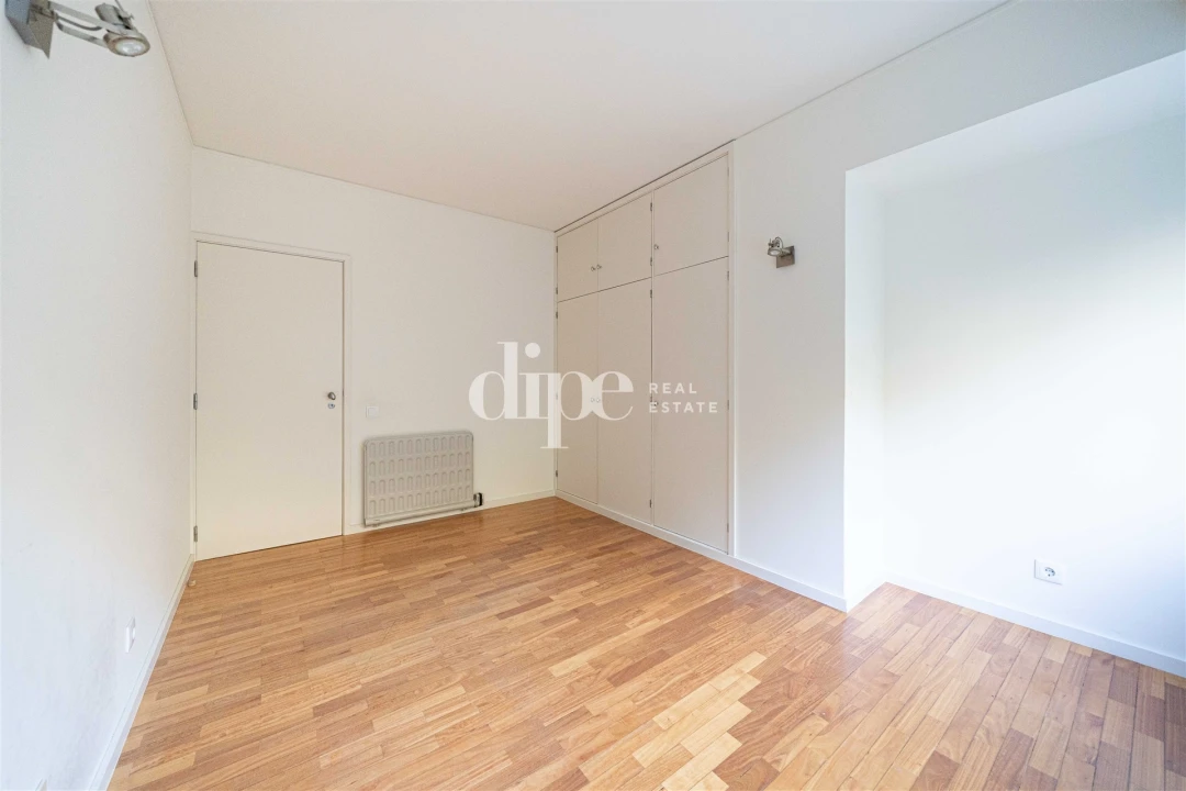 Apartamento T3 para Arrendamento em Creixomil Foto 10