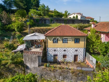 Moradia T3 para Venda em Caldelas, Sequeiros e Paranhos