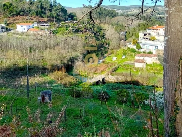 Moradia T0 para Venda em Santa Maria de Sardoura