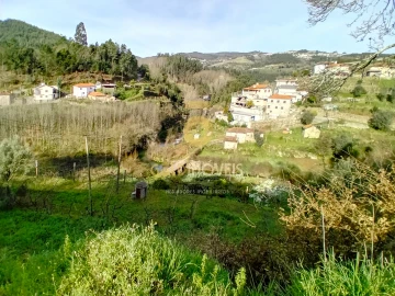 Moradia T0 para Venda em Santa Maria de Sardoura