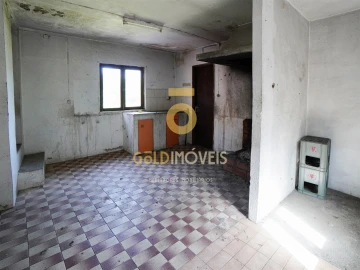 Moradia T0 para Venda em Santa Maria de Sardoura