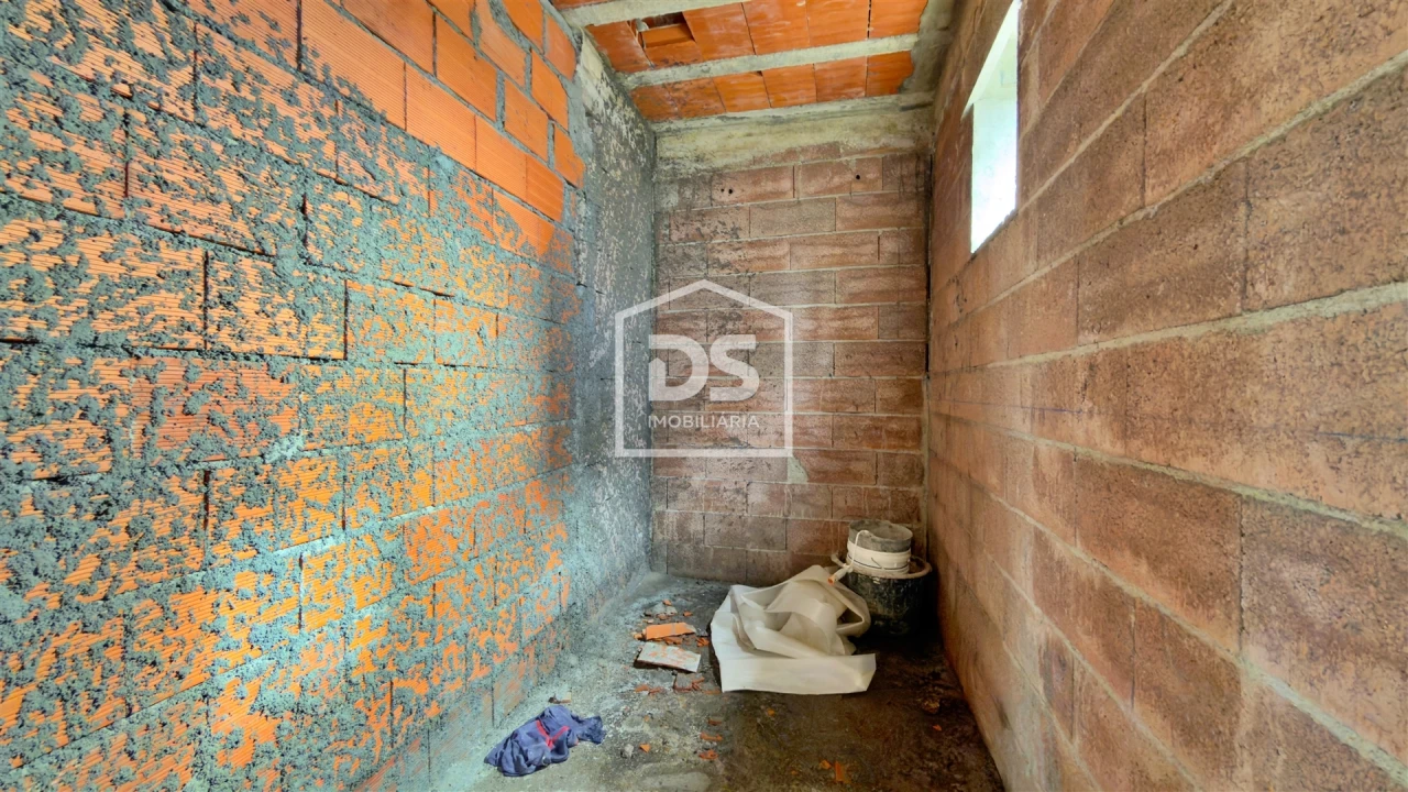 Moradia T3 para Venda em Caide de Rei Foto 11