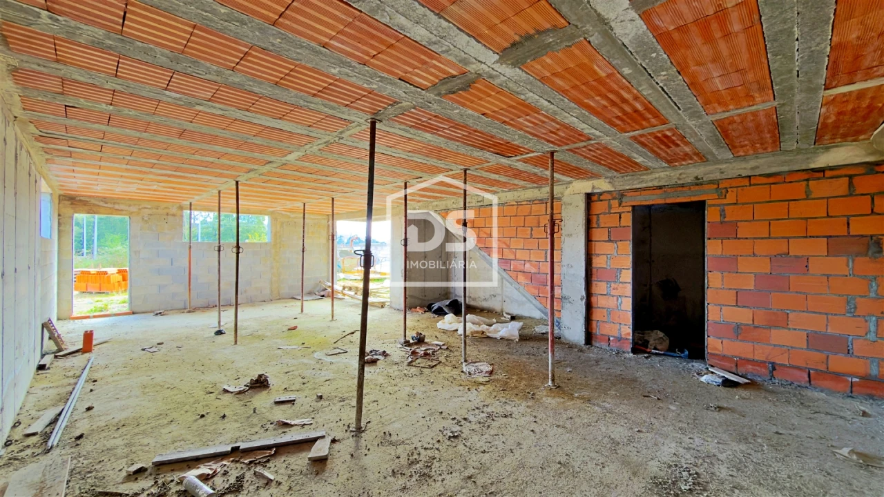 Moradia T3 para Venda em Caide de Rei Foto 25