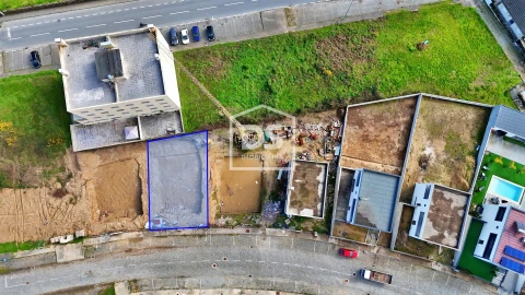 Moradia T3 para Venda em Caide de Rei