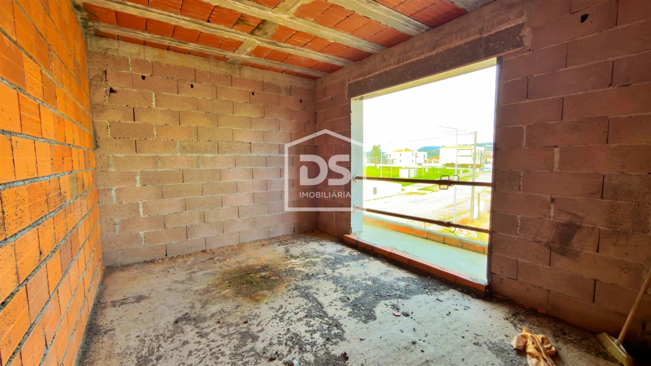 Moradia T3 para Venda em Caide de Rei Foto 19